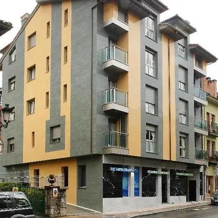 Apts Cueto 4d Atico 4 Adultos *