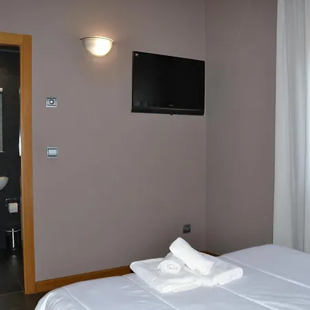 Apts Cueto 4d Atico 4 Adultos Apartman