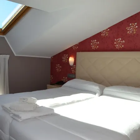 Apts Cueto 4d Atico 4 Adultos Apartman