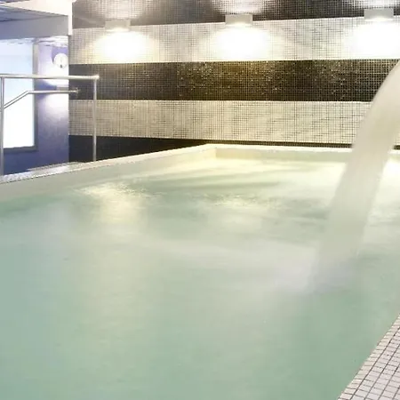 Apts Cueto 4d Atico 4 Adultos Apartman *